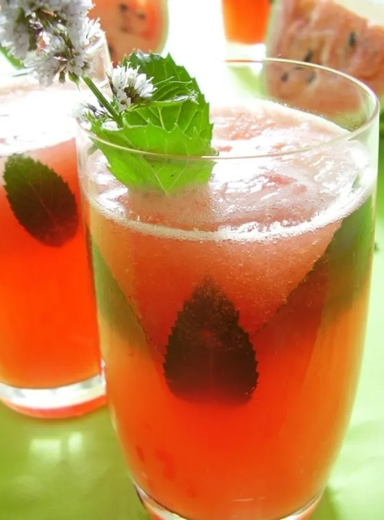 Agua Fresca de Melon (Watermelon Sparkling Water)