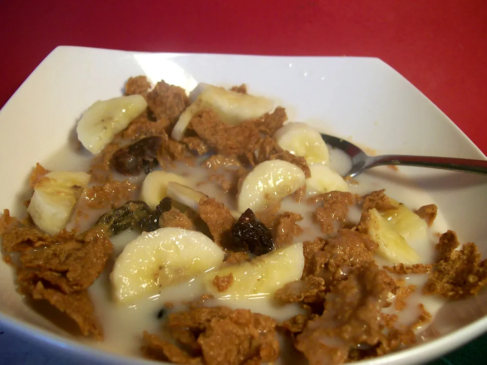 Almond-Cherry Cereal