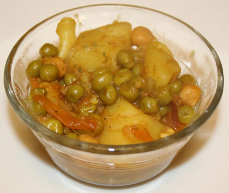 Aloo Mutter - Indian Potatoes With Peas