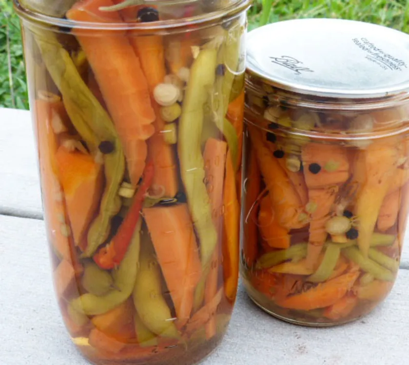Asian Pickled Green Beans and Carrot Sticks