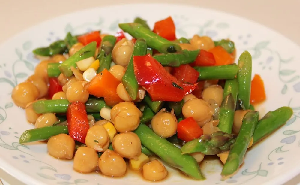 Asparagus Chickpea Salad