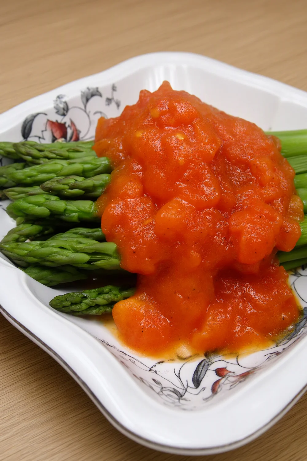 Asparagus With Warm Tomato Vinagrette — Vegetable recipe