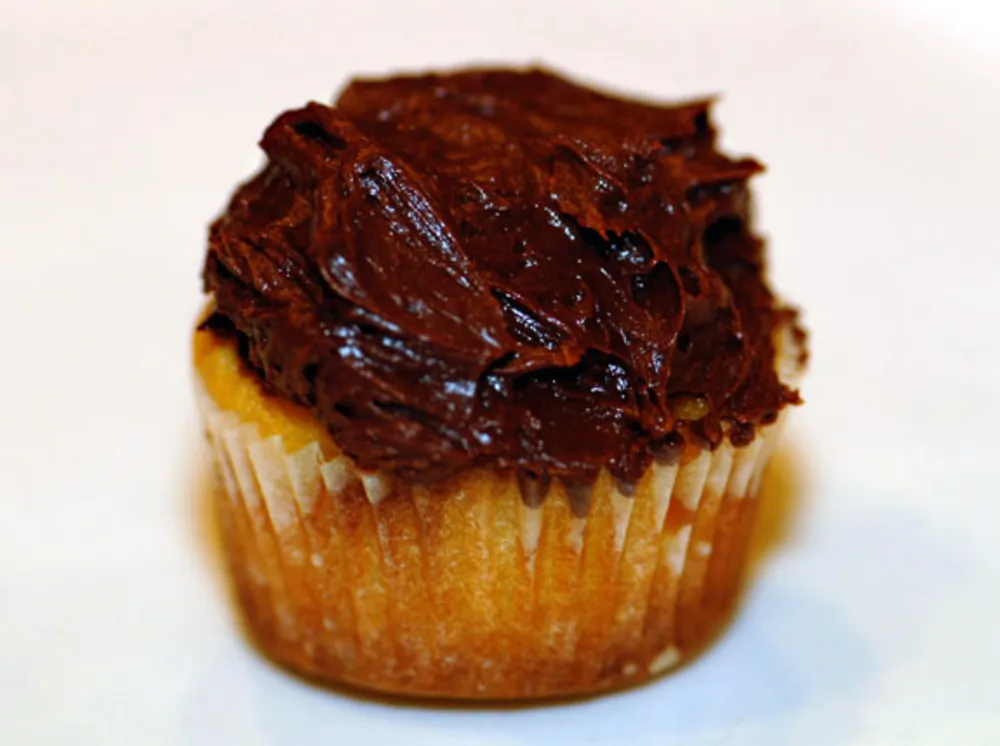 Vanilla Cupcakes With Chocolate Frosting — Desserts recipe