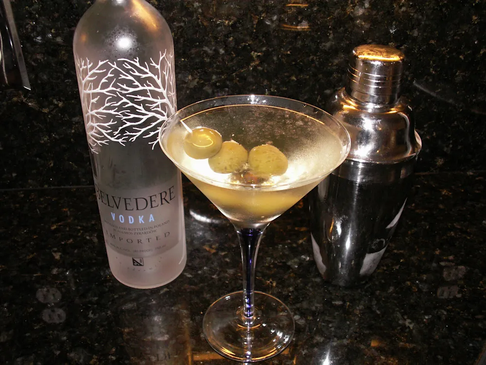 Dirty Vodka Martini — Drinks recipe